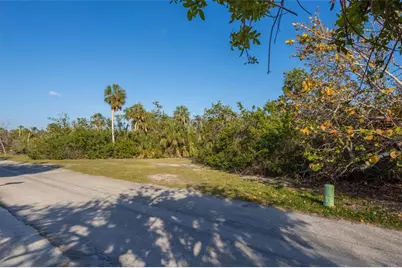 560 Gulf Bay Road, Longboat Key, FL 34228 - Photo 9