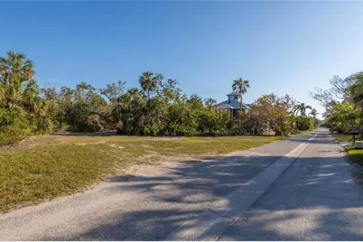 560 Gulf Bay Road, Longboat Key, FL 34228 - Photo 5