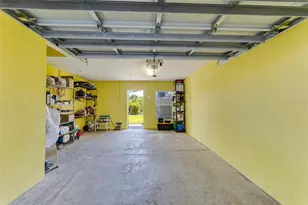 3248 Mangrove Point Dr, Ruskin, FL 33570 - Photo 41