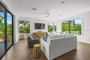 135 Grant Dr, Sarasota, FL 34236 - Photo 13