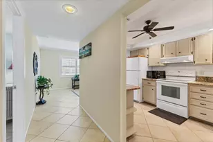 210 Santa Maria St, Venice, FL 34285 - Photo 15