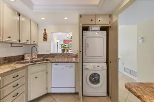 210 Santa Maria St, Venice, FL 34285 - Photo 17