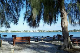 845 Benjamin Franklin Dr, Sarasota, FL 34236 - Photo 47