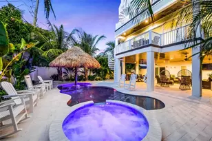 221 Grant Dr, Sarasota, FL 34236 - Photo 3