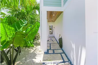 221 Grant Drive, Sarasota, FL 34236 - Photo 5