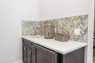 221 Grant Dr, Sarasota, FL 34236 - Photo 31