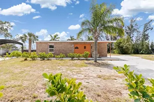 891 Palmetto Dr NE, Port Charlotte, FL 33952 - Photo 5