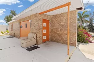 891 Palmetto Dr NE, Port Charlotte, FL 33952 - Photo 7