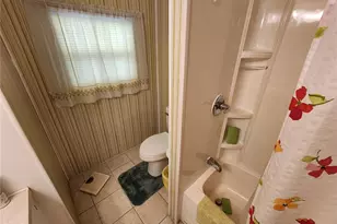 5408 Chateau Ln, Bradenton, FL 34207 - Photo 17