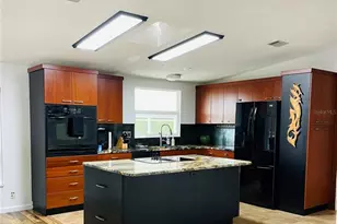 381 Bimini Dr, Palmetto, FL 34221 - Photo 3