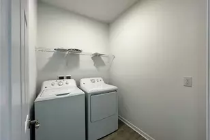 4067 Via Sienna Cir, Sarasota, FL 34243 - Photo 21