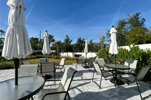 4067 Via Sienna Cir, Sarasota, FL 34243 - Photo 5