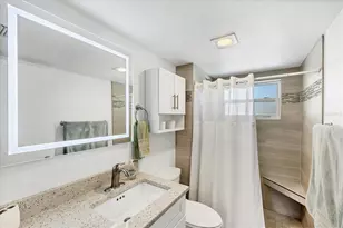 1250 N Portofino Dr, Sarasota, FL 34242 - Photo 15