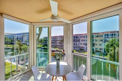 1250 N Portofino Drive #304, Sarasota, FL 34242 - Photo 3