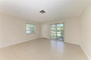 2121 Pueblo Cir, Sarasota, FL 34231 - Photo 9