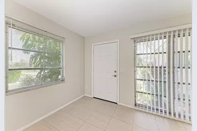 2121 Pueblo Circle #V6, Sarasota, FL 34231 - Photo 5