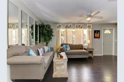 301 Avenida Madera #B, Sarasota, FL 34242 - Photo 3