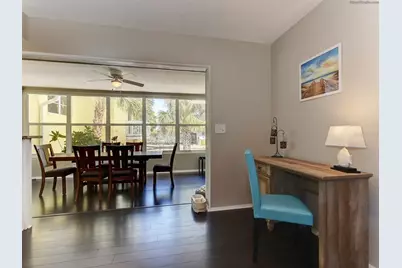 301 Avenida Madera #B, Sarasota, FL 34242 - Photo 5