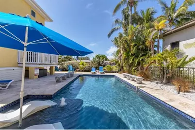 301 Avenida Madera #A, Sarasota, FL 34242 - Photo 21