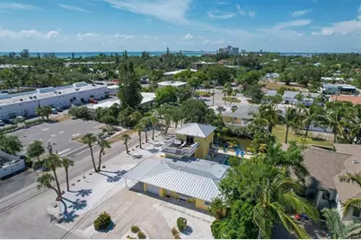 301 Avenida Madera #A, Sarasota, FL 34242 - Photo 5