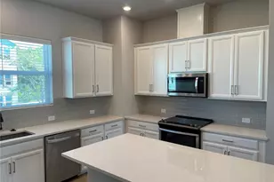 2413 Ezzell Ct, Sarasota, FL 34237 - Photo 7