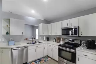 1304 Capri Isles Blvd, Venice, FL 34292 - Photo 15