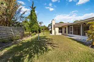 2271 Pine View Cir, Sarasota, FL 34231 - Photo 43