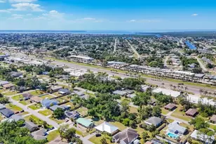 2538 Lakeshore Cir, Port Charlotte, FL 33952 - Photo 33