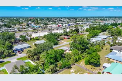 2538 Lakeshore Circle, Port Charlotte, FL 33952 - Photo 31