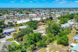 2538 Lakeshore Cir, Port Charlotte, FL 33952 - Photo 31