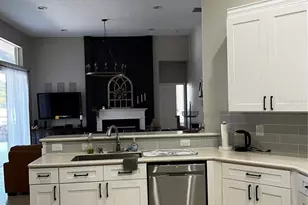 7742 Camden Harbour Dr, Bradenton, FL 34212 - Photo 5