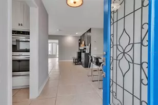 6422 Beechwood Ave, Sarasota, FL 34231 - Photo 3