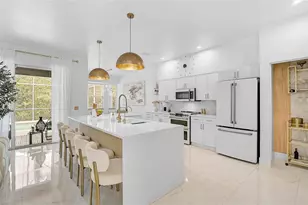 4146 Westbourne Cir, Sarasota, FL 34238 - Photo 5