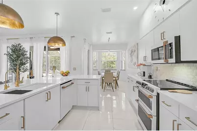 4146 Westbourne Circle, Sarasota, FL 34238 - Photo 7