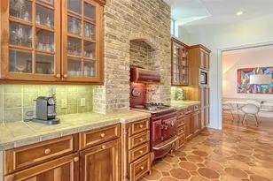 5024 Commonwealth Dr, Sarasota, FL 34242 - Photo 17