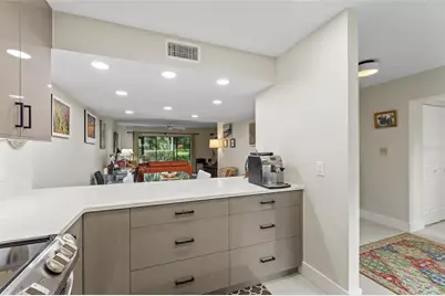 800 Hudson Avenue #105, Sarasota, FL 34236 - Photo 9