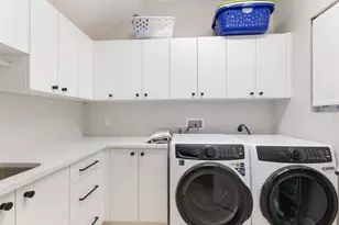 238 Island Cir, Sarasota, FL 34242 - Photo 27