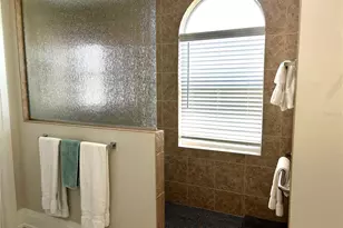 7448 39th Ct E, Sarasota, FL 34243 - Photo 33