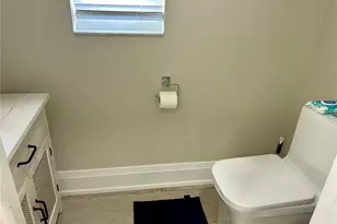 7448 39th Ct E, Sarasota, FL 34243 - Photo 35