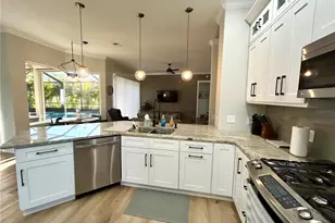 7448 39th Ct E, Sarasota, FL 34243 - Photo 11