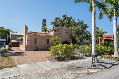 344 N Lantana Avenue N, Sarasota, FL 34243 - Photo 1