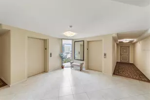 1111 N Gulfstream Ave, Sarasota, FL 34236 - Photo 3