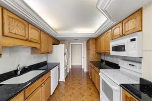 1111 N Gulfstream Ave, Sarasota, FL 34236 - Photo 17