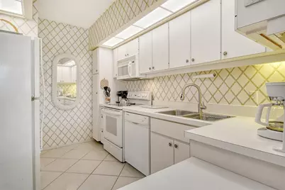 1945 Gulf Of Mexico Drive #M2-402, Longboat Key, FL 34228 - Photo 15