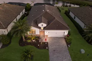 17418 Blue Rdg Pl, Lakewood Ranch, FL 34211 - Photo 3