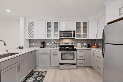 2100 Benjamin Franklin #205, Sarasota, FL 34236 - Photo 11