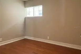 2763 Woodgate Ln, Sarasota, FL 34231 - Photo 11