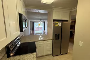 2763 Woodgate Ln, Sarasota, FL 34231 - Photo 5