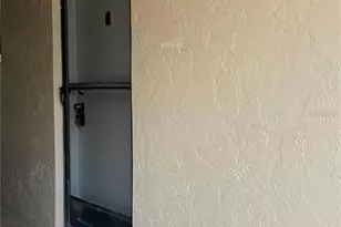 2763 Woodgate Ln, Sarasota, FL 34231 - Photo 3