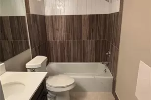 2763 Woodgate Ln, Sarasota, FL 34231 - Photo 17